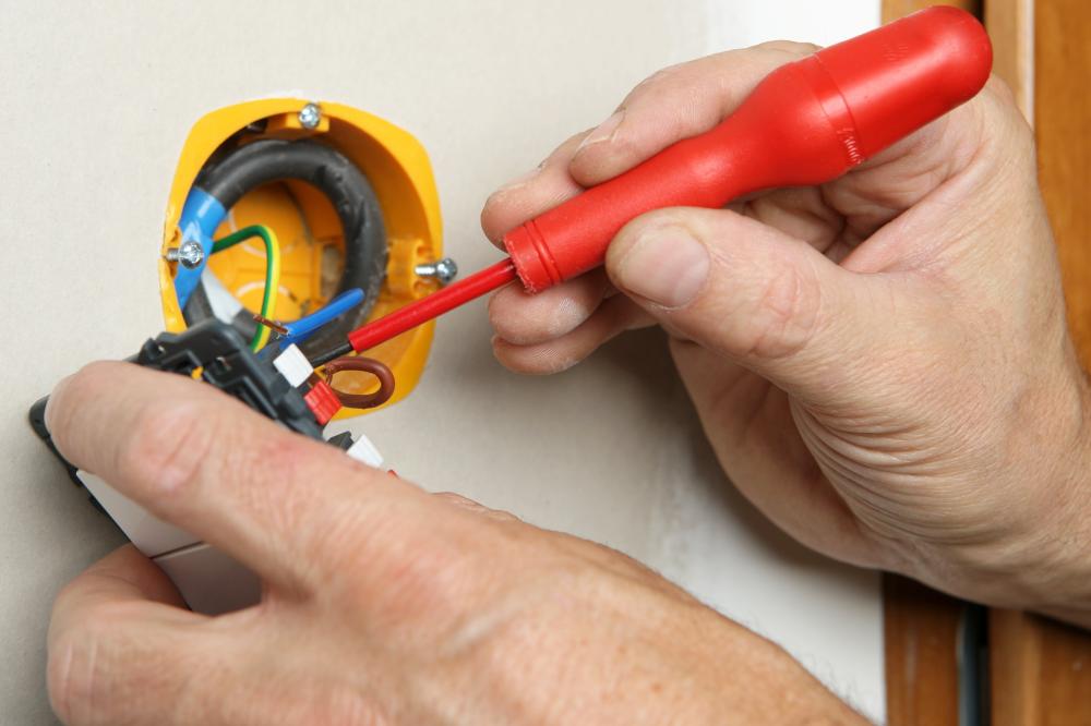 remise aux normes électrique à Bours